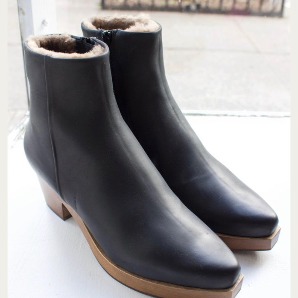 Coclico keep shearling clog boots NIB size 40 black